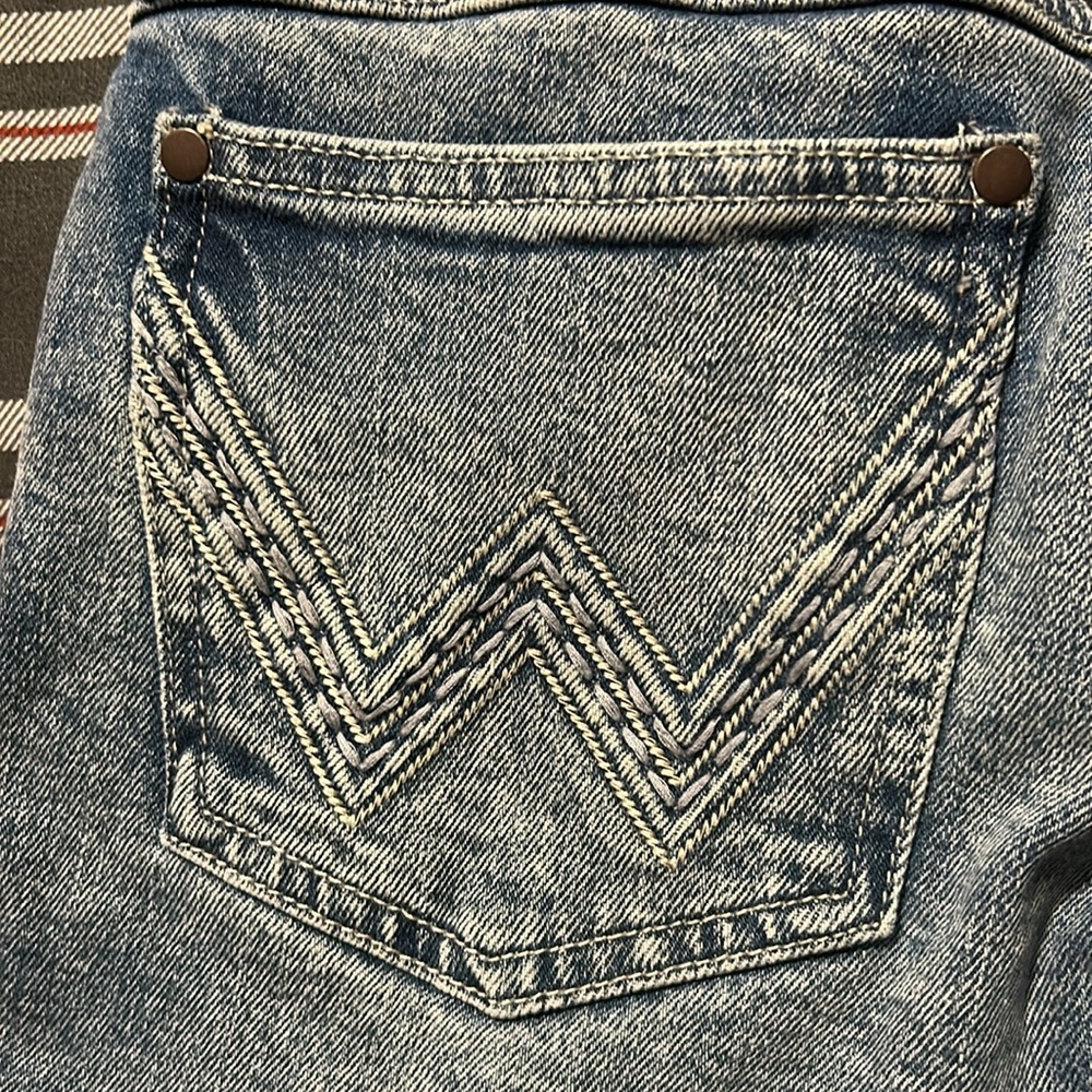 Wrangler Retro Mae Mid Rise - Picture 3 of 5